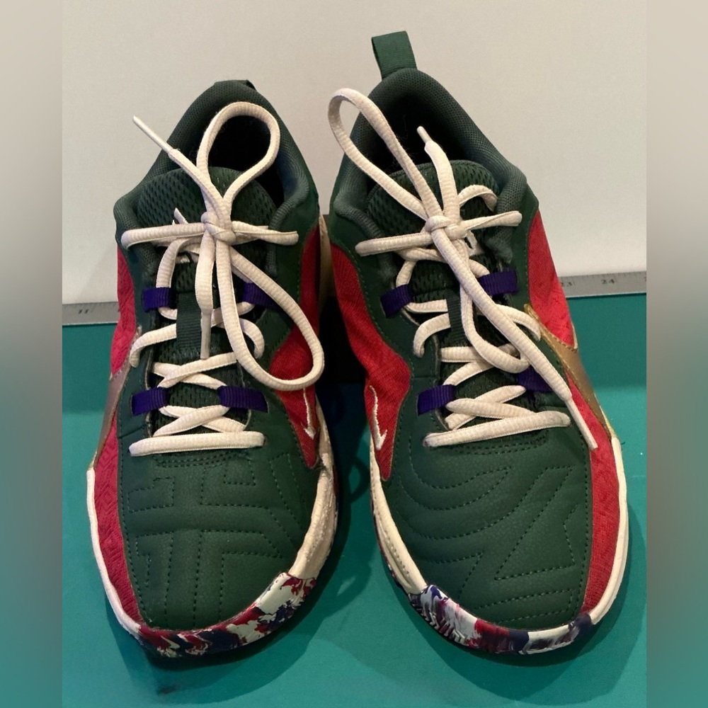Nike Zoom Freak 5 Basketball Shoes Size 5Y